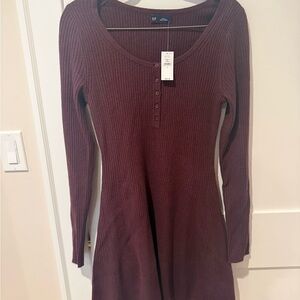 GAP Long-Sleeve Ribbed Henley Dress in Burgundy